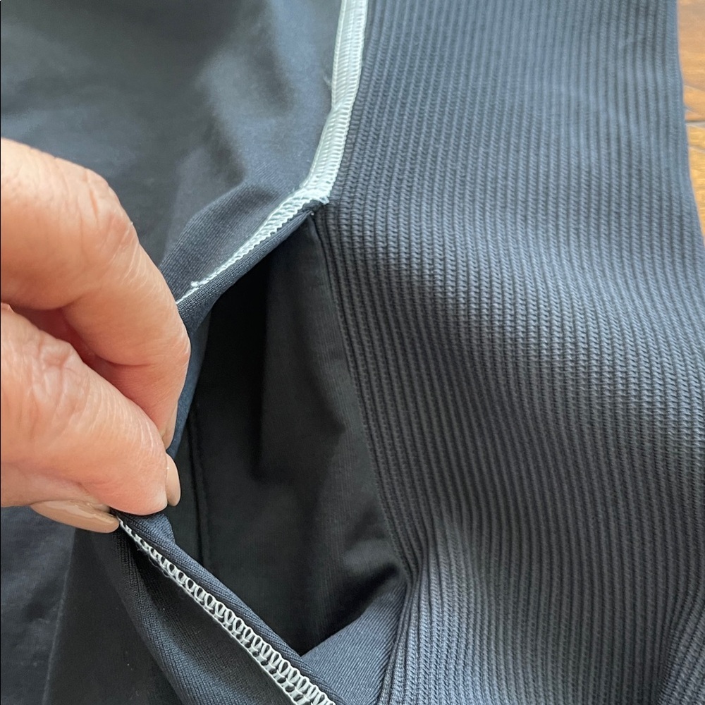 Under Armour Train All Weather 1/2 Zip Black long sleeve pullover sweatshirt XS - Picture 9 of 11